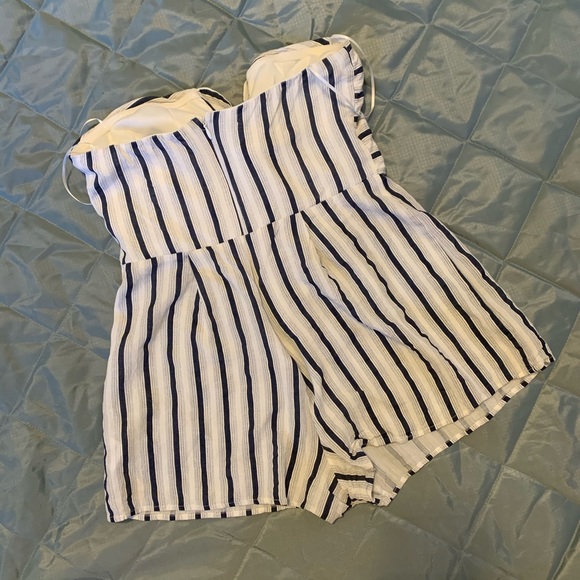 Striped Romper - Picture 3 of 4